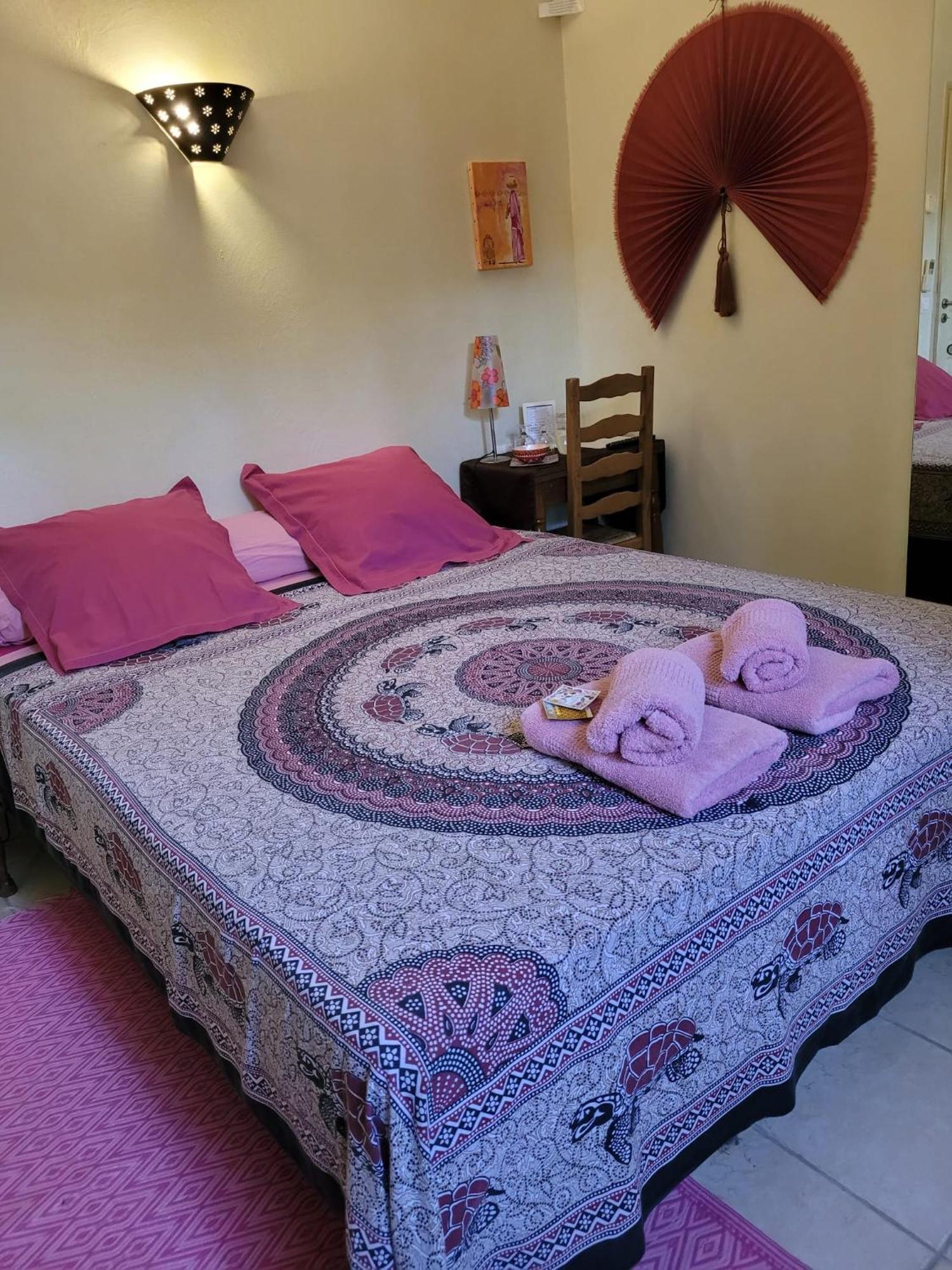 Bed and Breakfast La Maison De Jenny Сен-Бонне-де-Монтору Екстер'єр фото