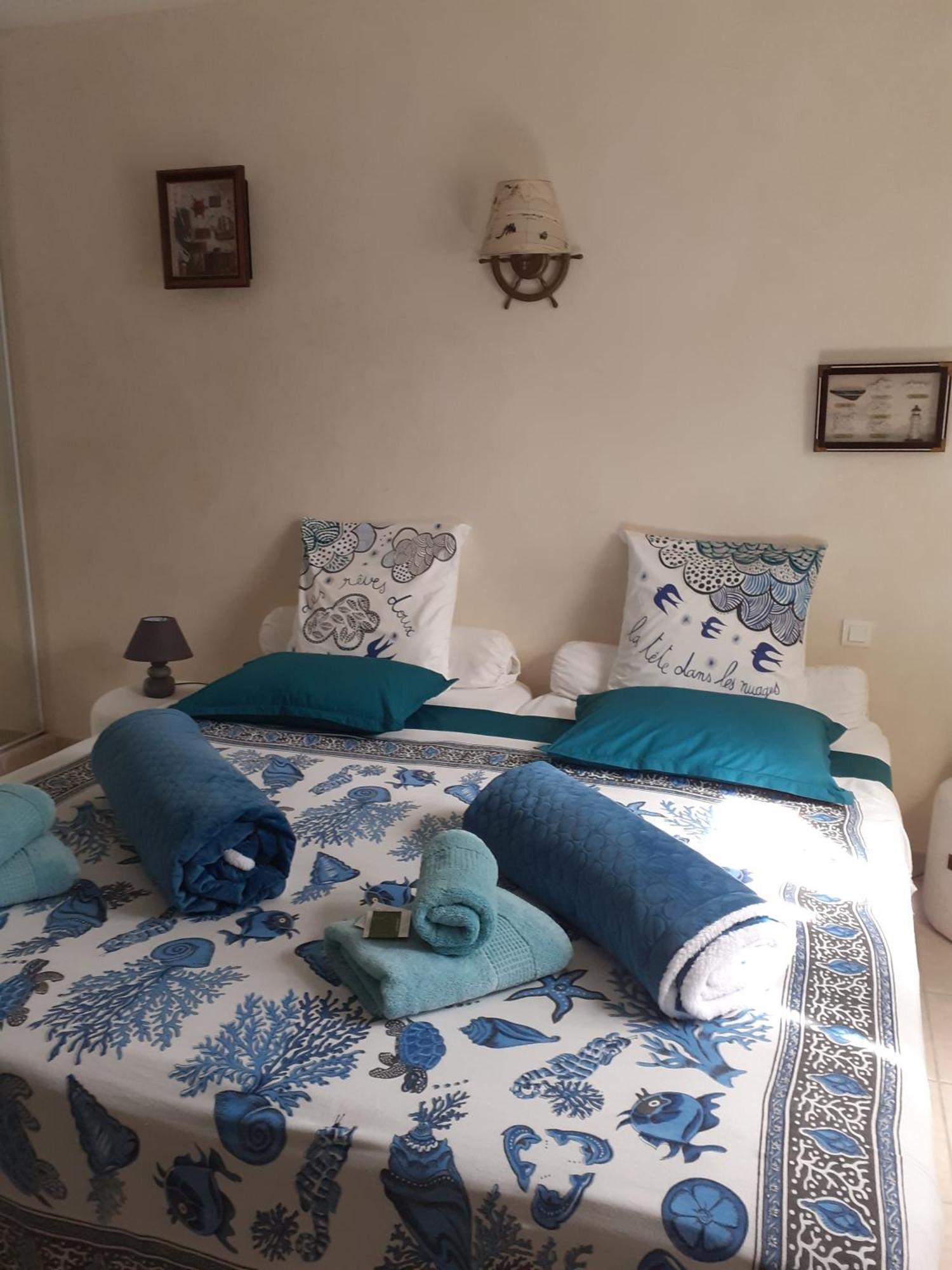 Bed and Breakfast La Maison De Jenny Сен-Бонне-де-Монтору Екстер'єр фото